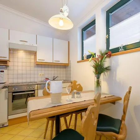 Viehhauser Apartment *