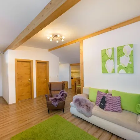 Viehhauser Apartment *
